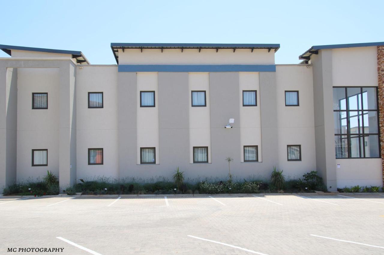 King'S Palace Hotel Rustenburg Esterno foto