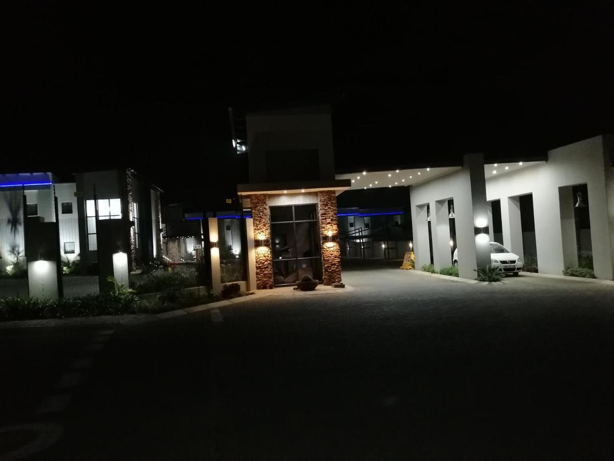King'S Palace Hotel Rustenburg Esterno foto
