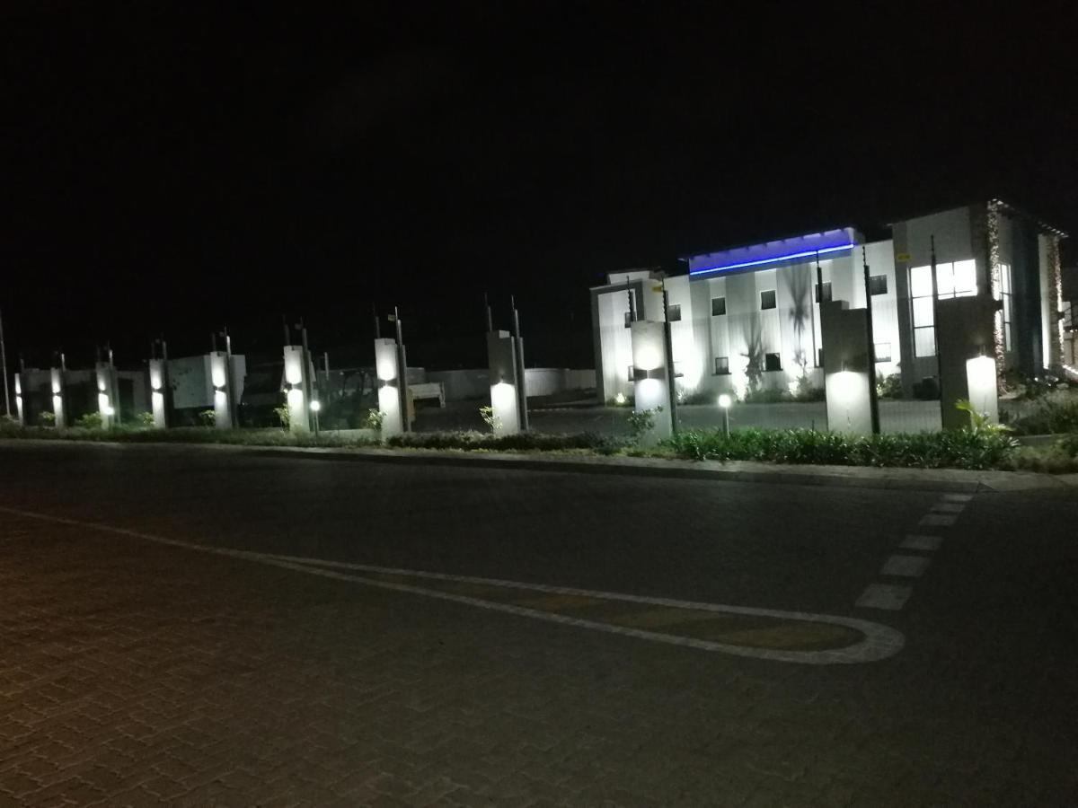 King'S Palace Hotel Rustenburg Esterno foto