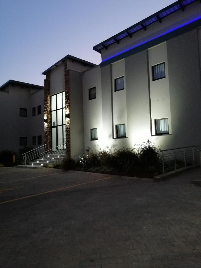 King'S Palace Hotel Rustenburg Esterno foto