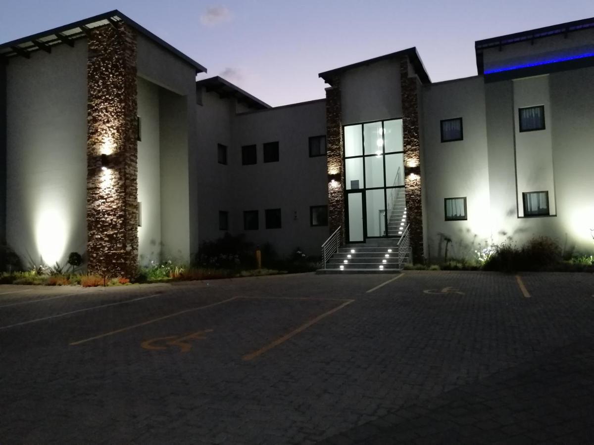 King'S Palace Hotel Rustenburg Esterno foto
