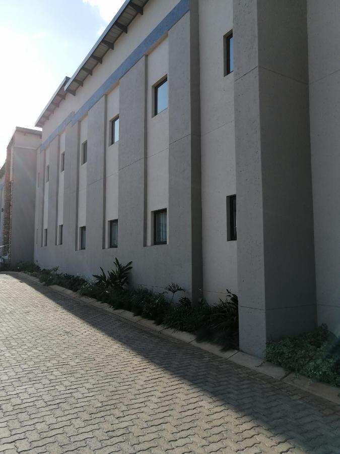 King'S Palace Hotel Rustenburg Esterno foto
