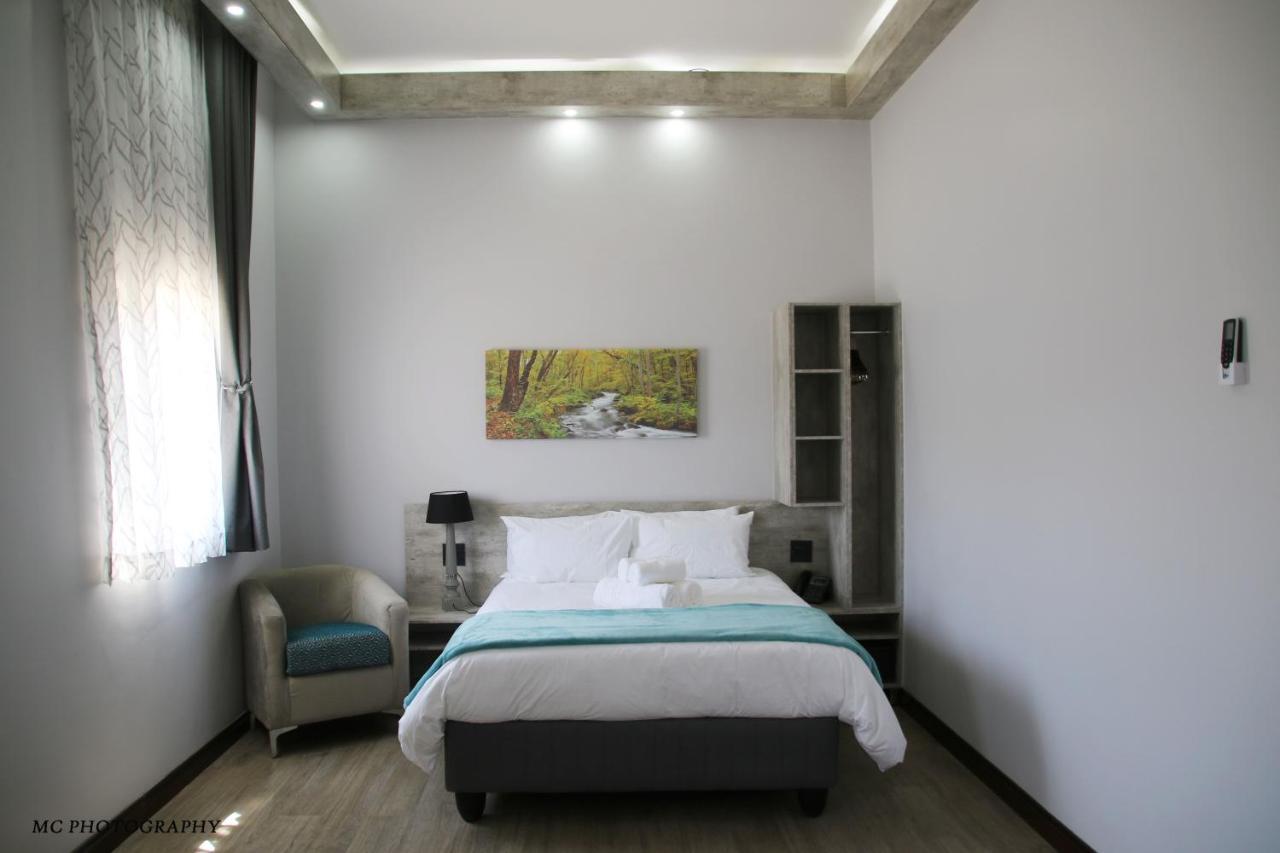 King'S Palace Hotel Rustenburg Esterno foto